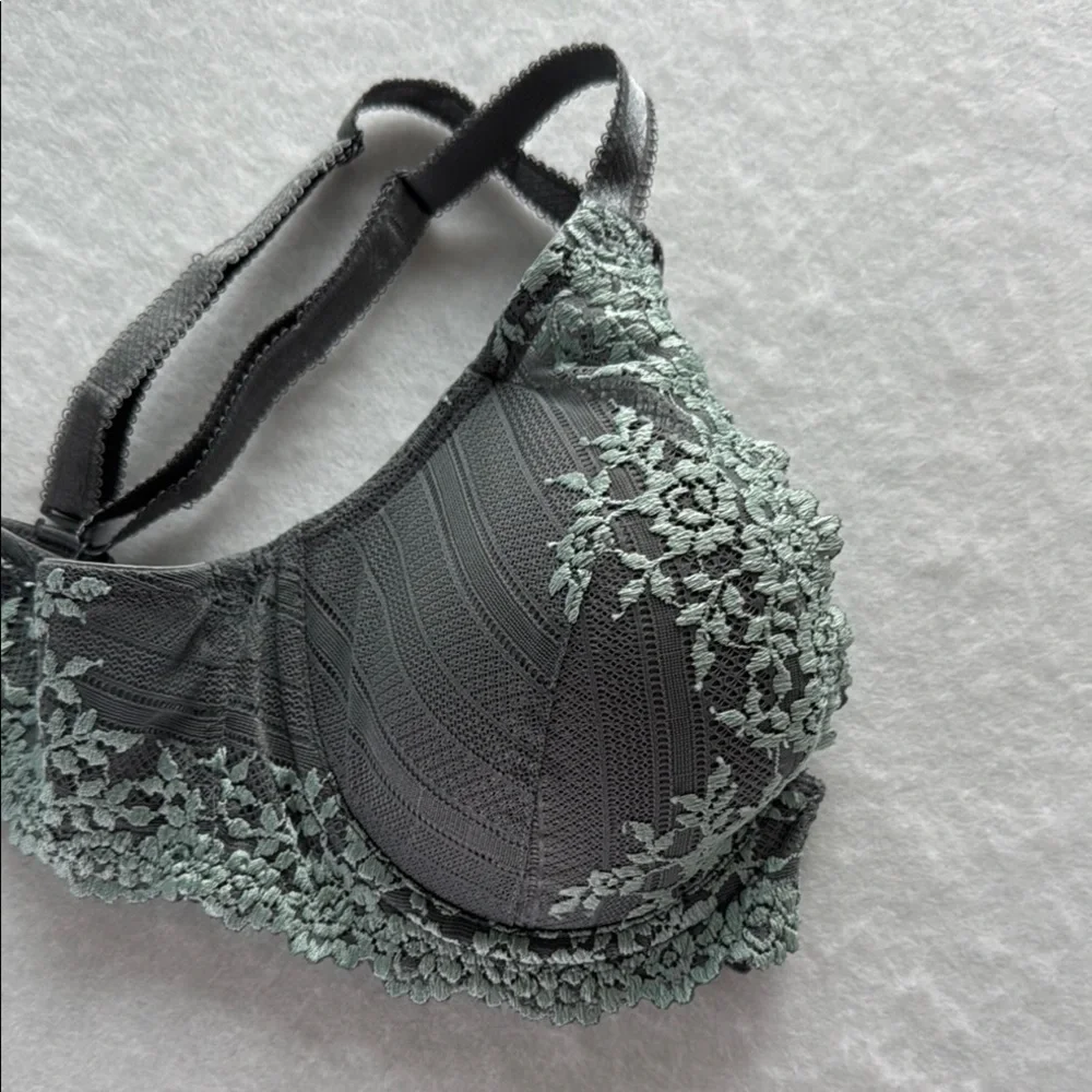 NWOT Wacoal Embrace Lace Plunge Convertible Contour Demi Bra 34D Grey Aqua